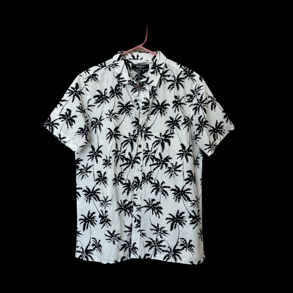 Men’s short sleeved casual button down shirt